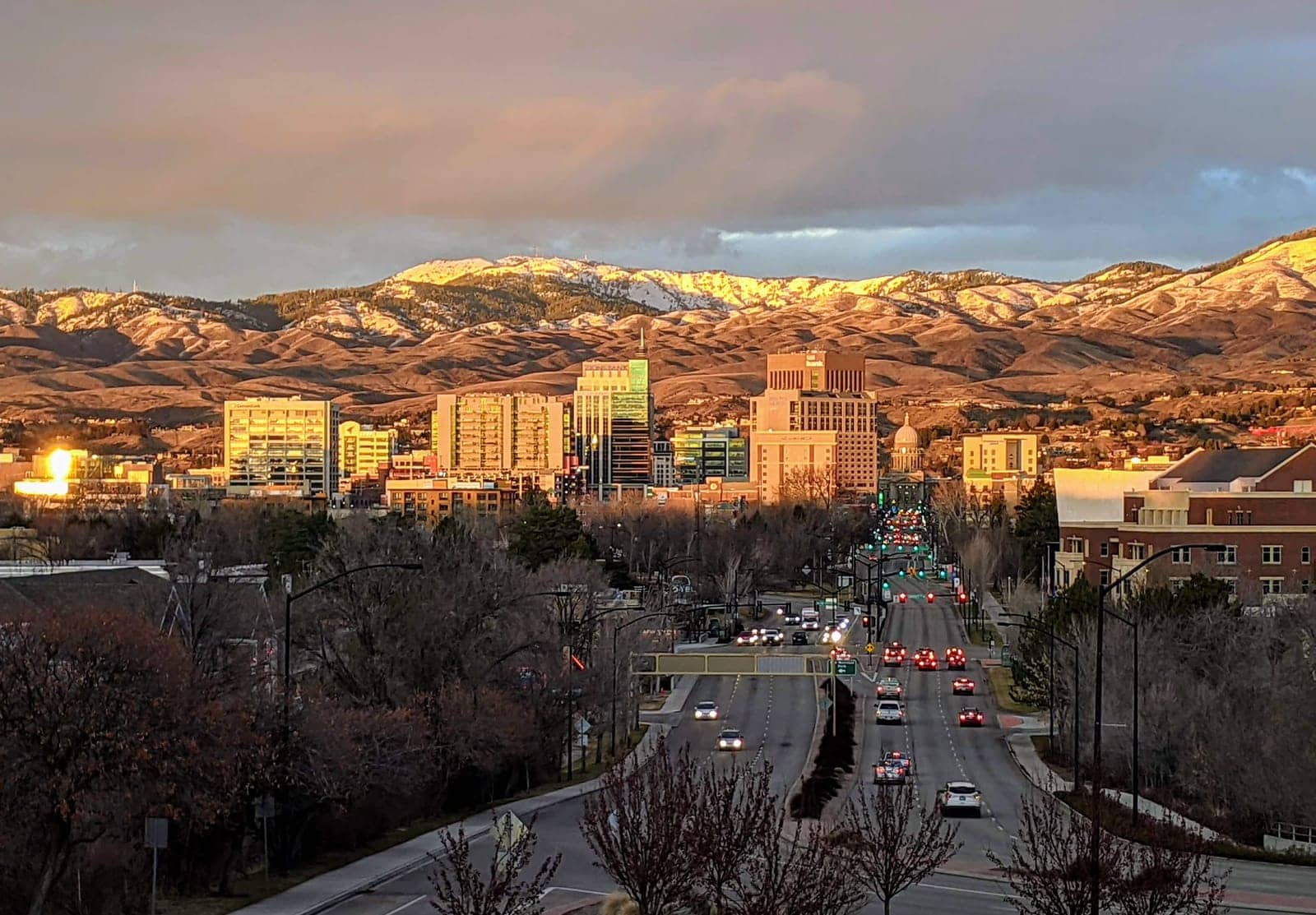 Hotels that allow 18-21 year olds in Boise, Idaho