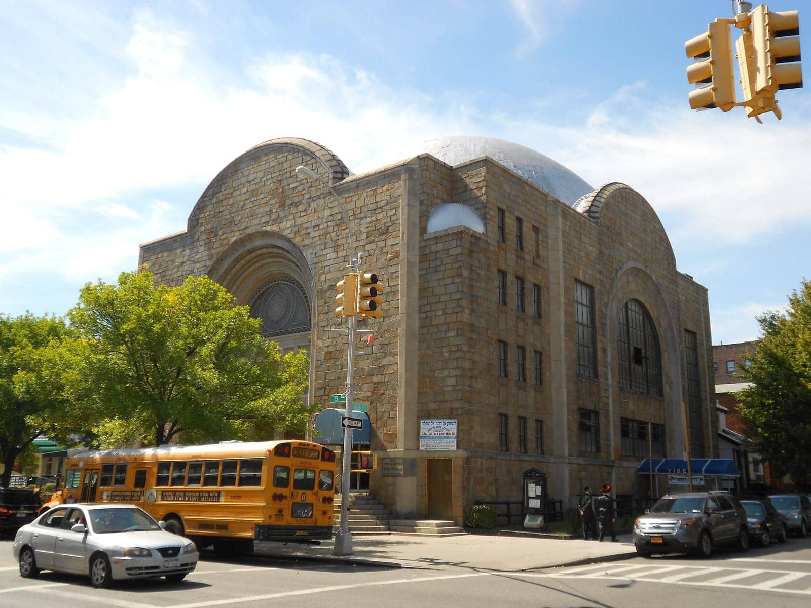 Hotels that allow 18-21 year olds in Borough Park, New York