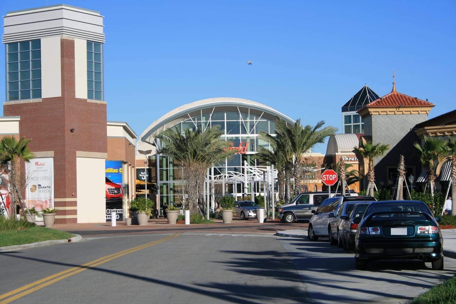 Hotels that allow 18-21 year olds in Brandon, Florida