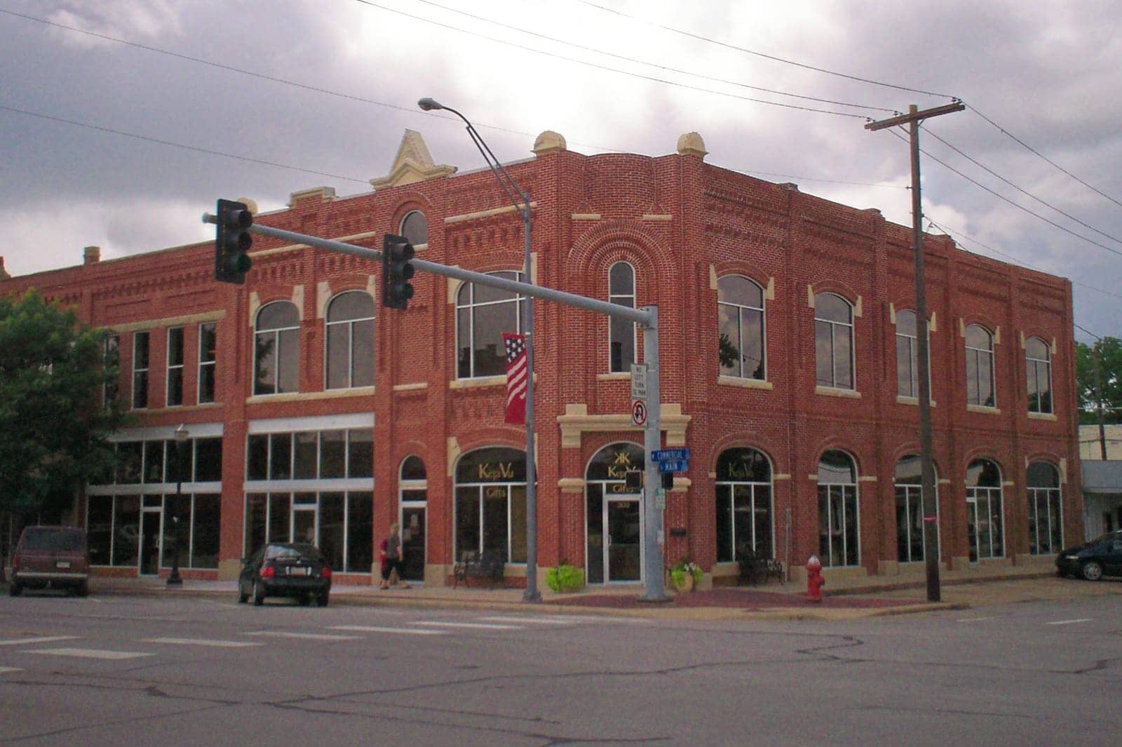 Hotels that allow 18-21 year olds in Broken Arrow, Oklahoma