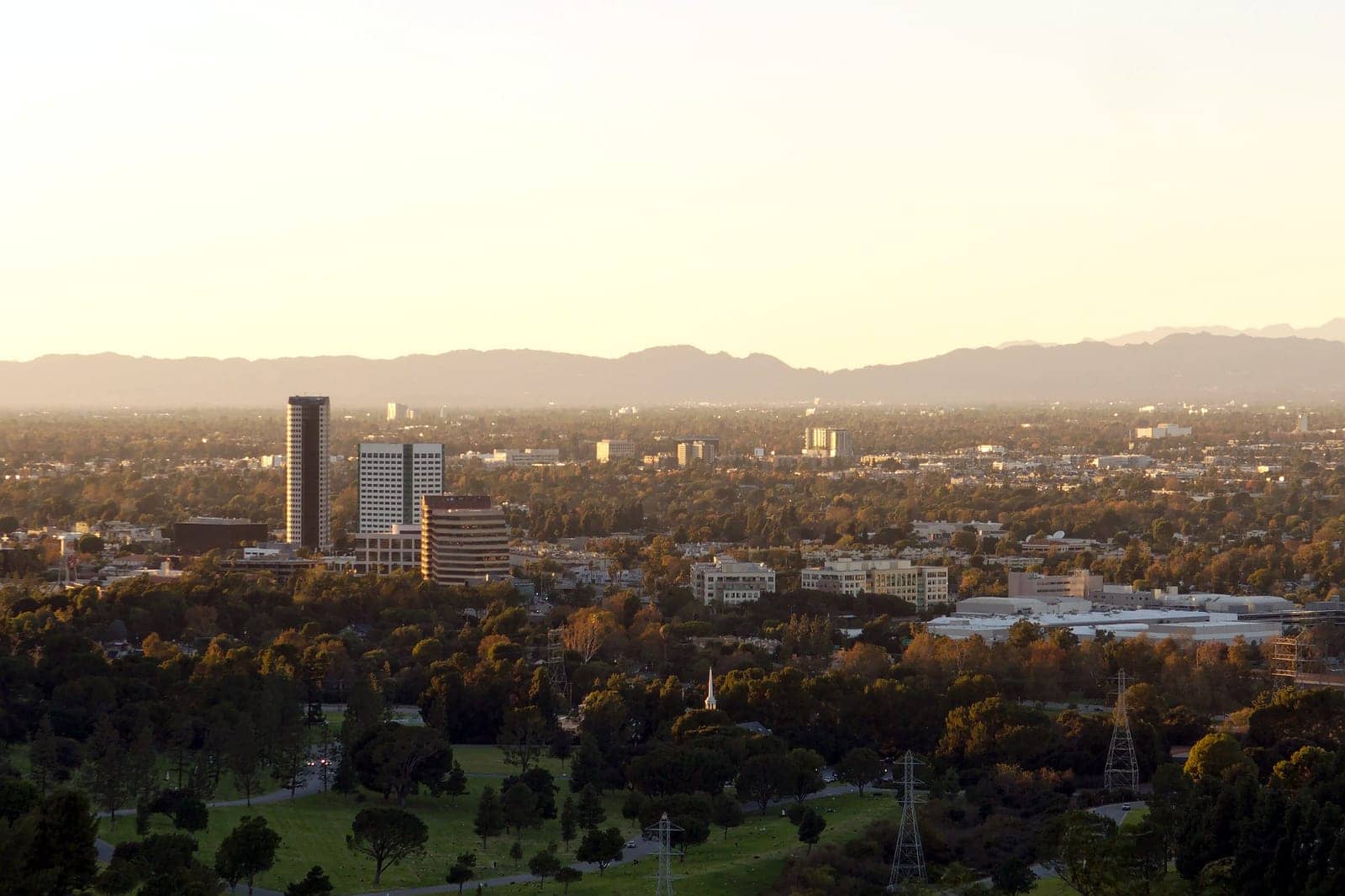 Hotels that allow 18-21 year olds in Burbank, California