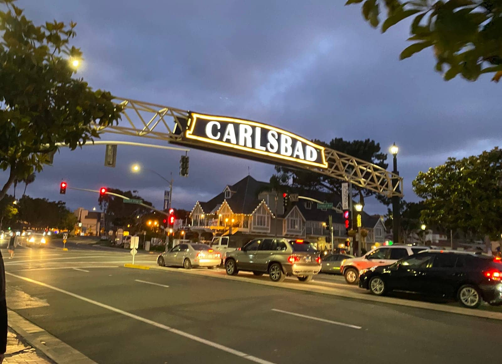 Hotels that allow 18-21 year olds in Carlsbad, California