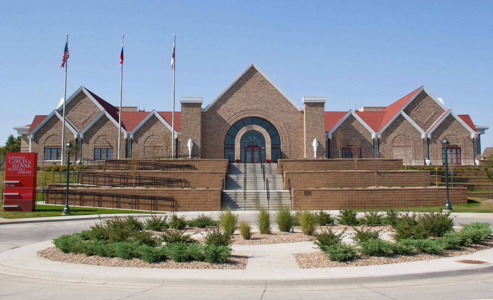Hotels that allow 18-21 year olds in Cedar Rapids, Iowa