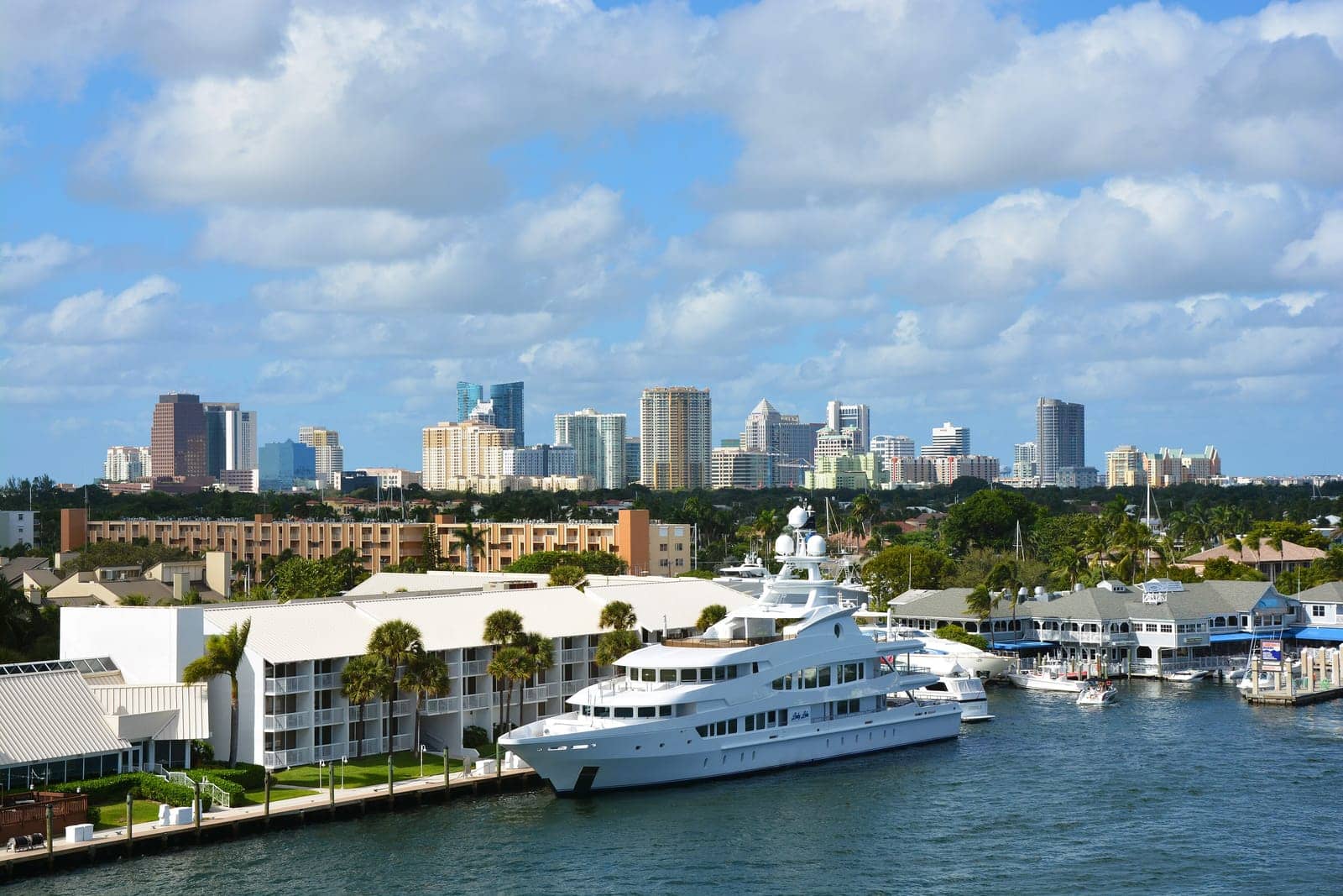 Hotels that allow 18-21 year olds in Fort Lauderdale, Florida