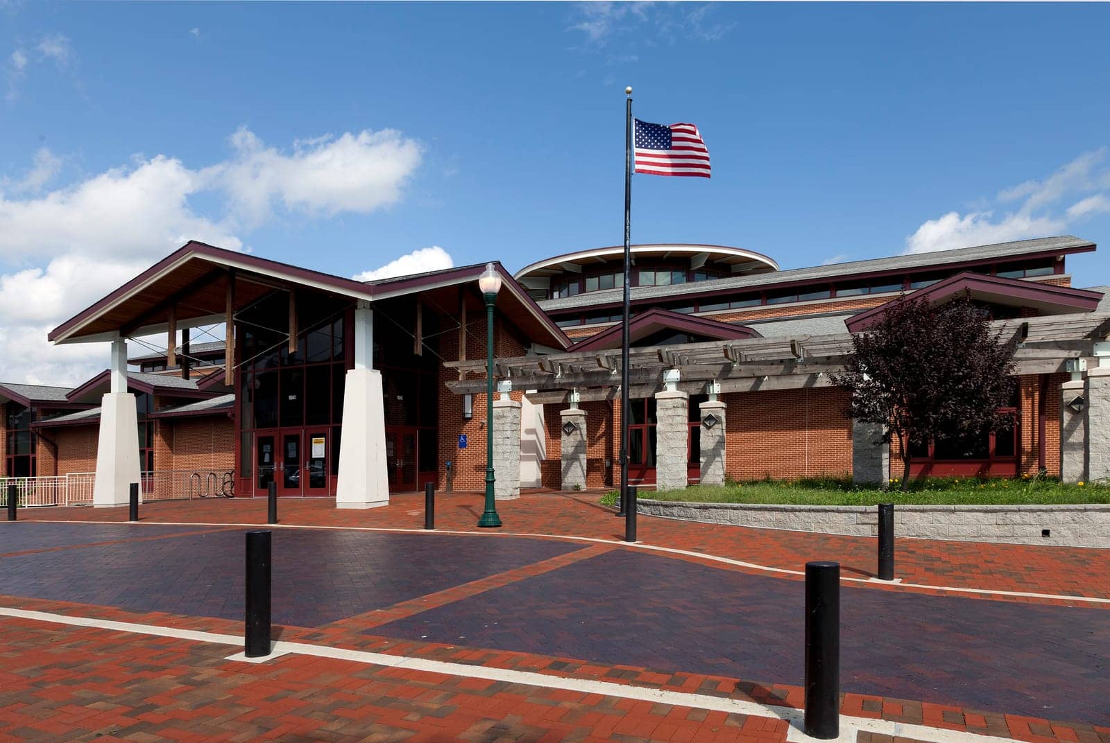 Hotels that allow 18-21 year olds in Germantown, Maryland