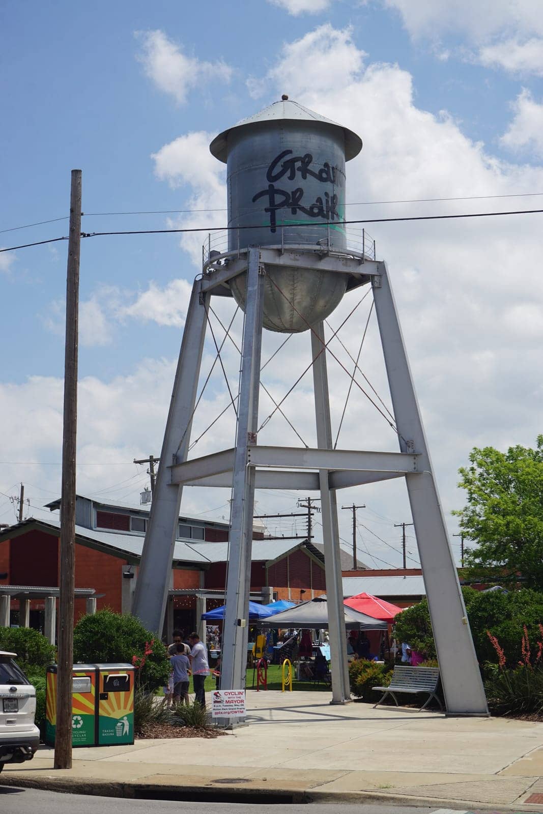 Hotels that allow 18-21 year olds in Grand Prairie, Texas