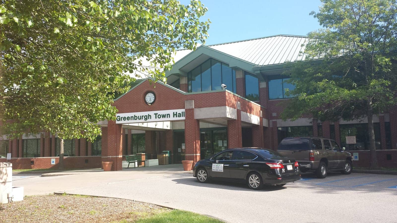 Hotels that allow 18-21 year olds in Greenburgh, New York