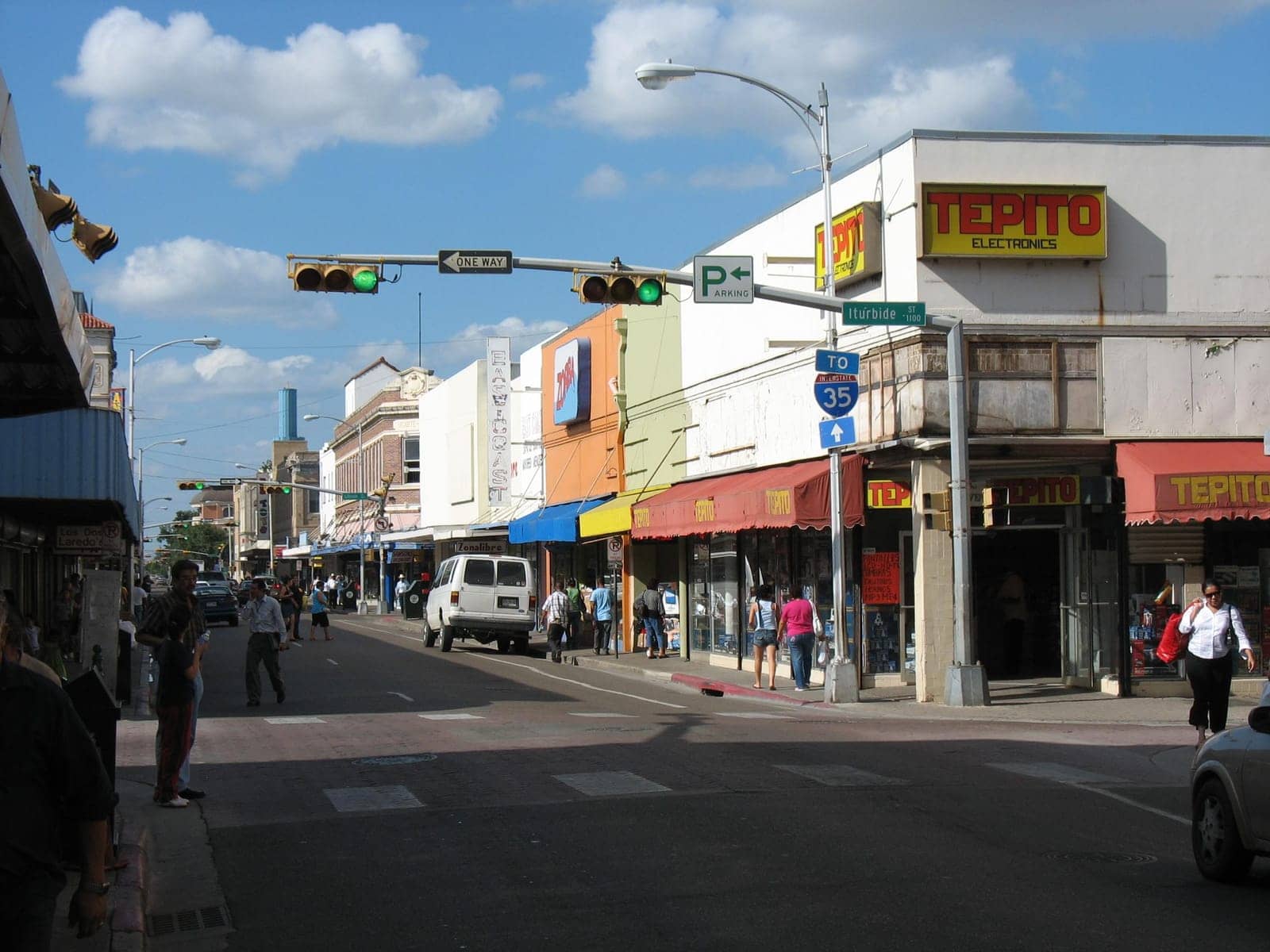 Hotels that allow 18-21 year olds in Laredo, Texas