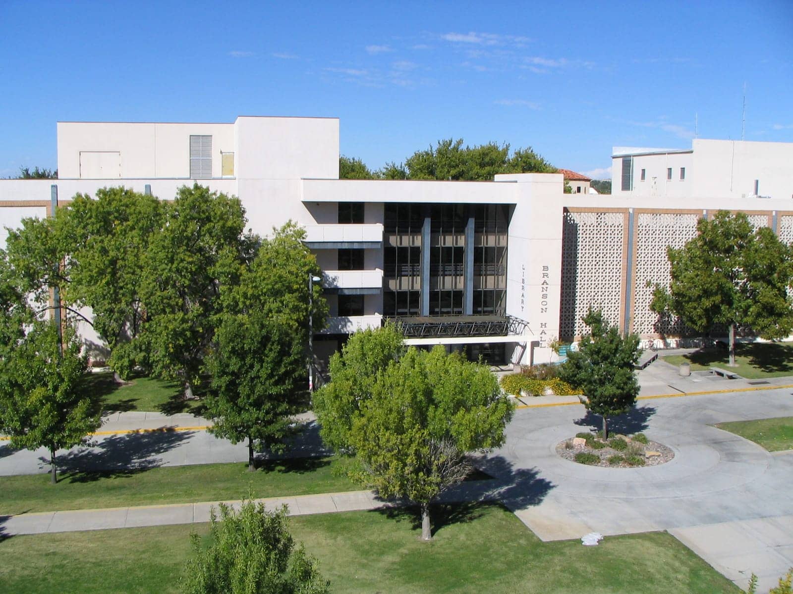 Hotels that allow 18-21 year olds in Las Cruces, New Mexico