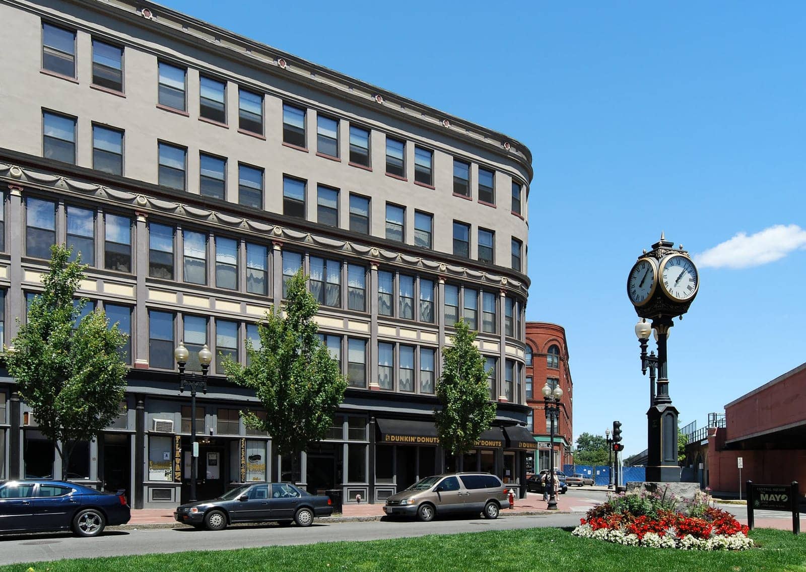 Hotels that allow 18-21 year olds in Lynn, Massachusetts