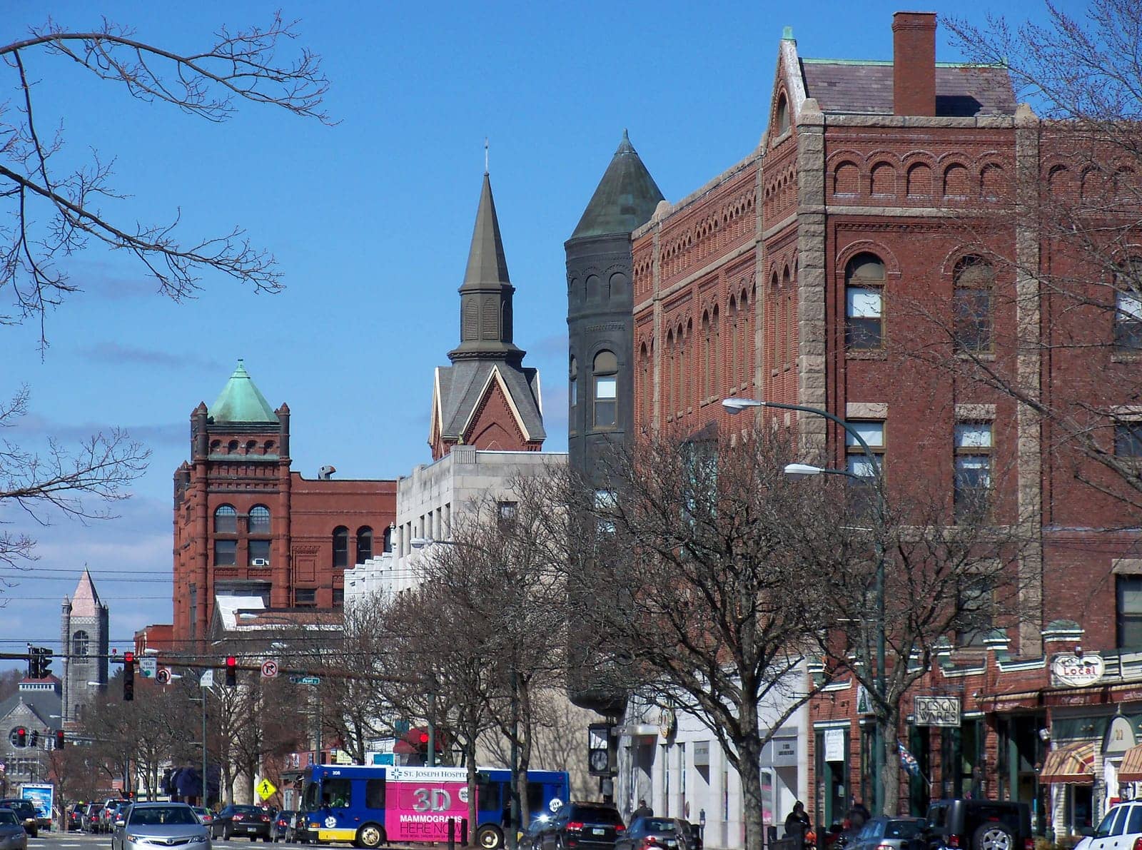 Hotels that allow 18-21 year olds in Nashua, New Hampshire