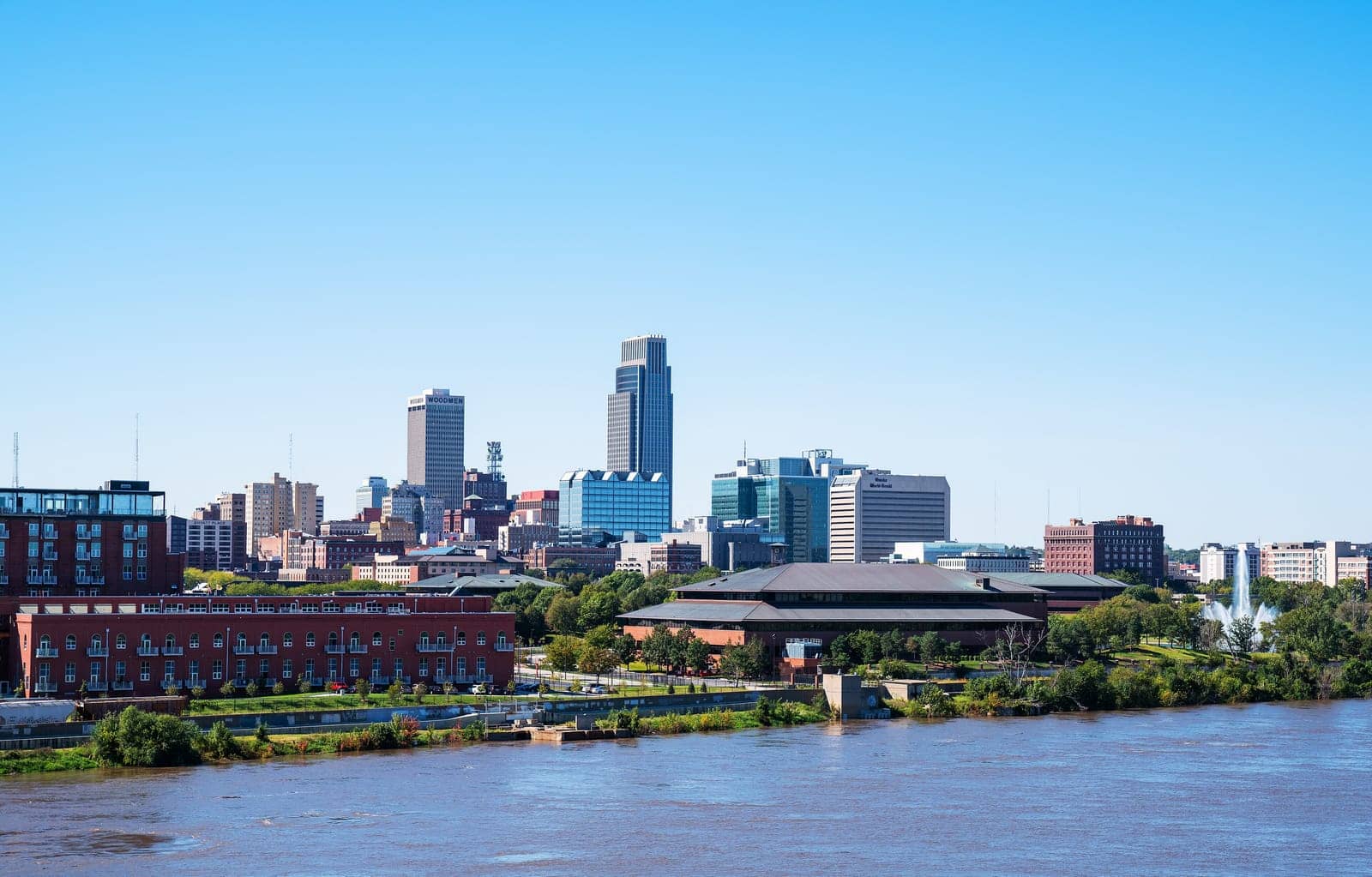 Hotels that allow 18-21 year olds in Omaha, Nebraska