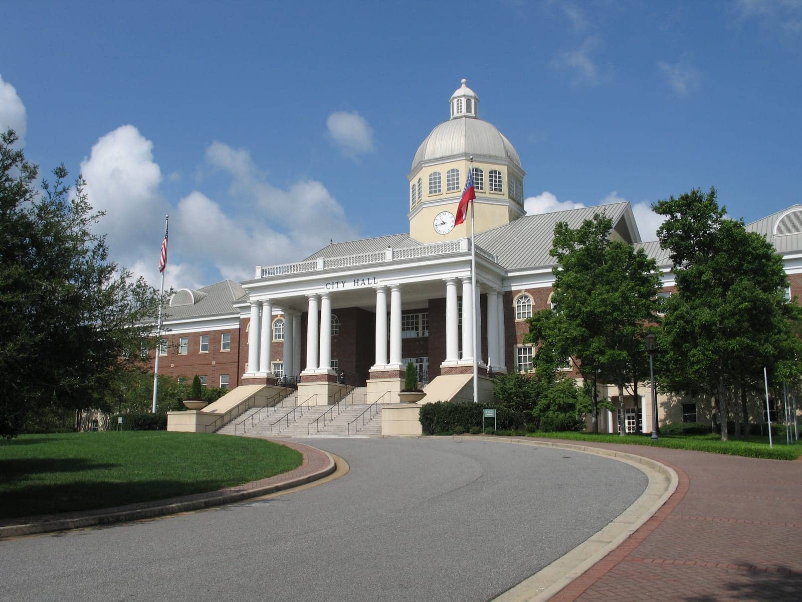 Hotels that allow 18-21 year olds in Roswell, Georgia
