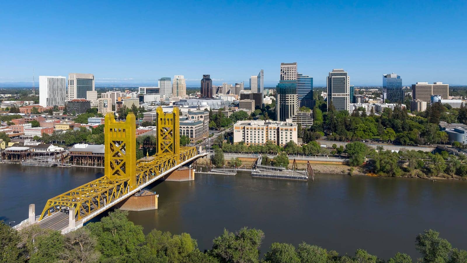Hotels that allow 18-21 year olds in Sacramento, California