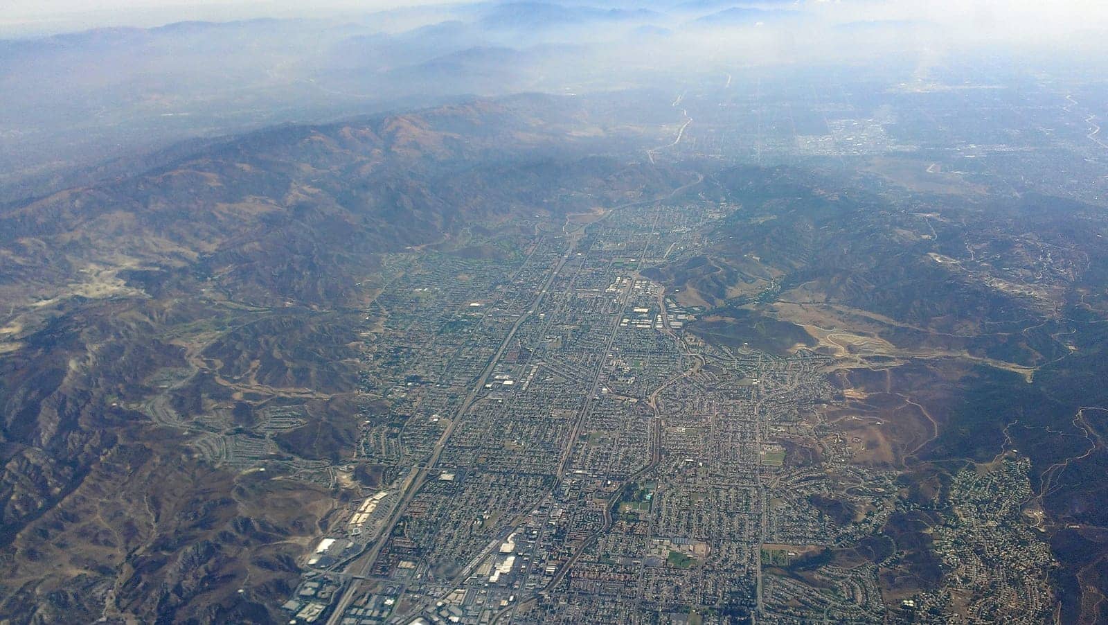 Hotels that allow 18-21 year olds in Simi Valley, California