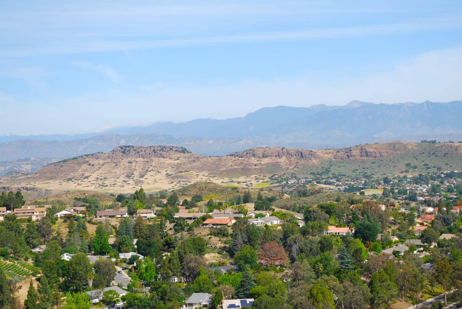 Hotels that allow 18-21 year olds in Thousand Oaks, California