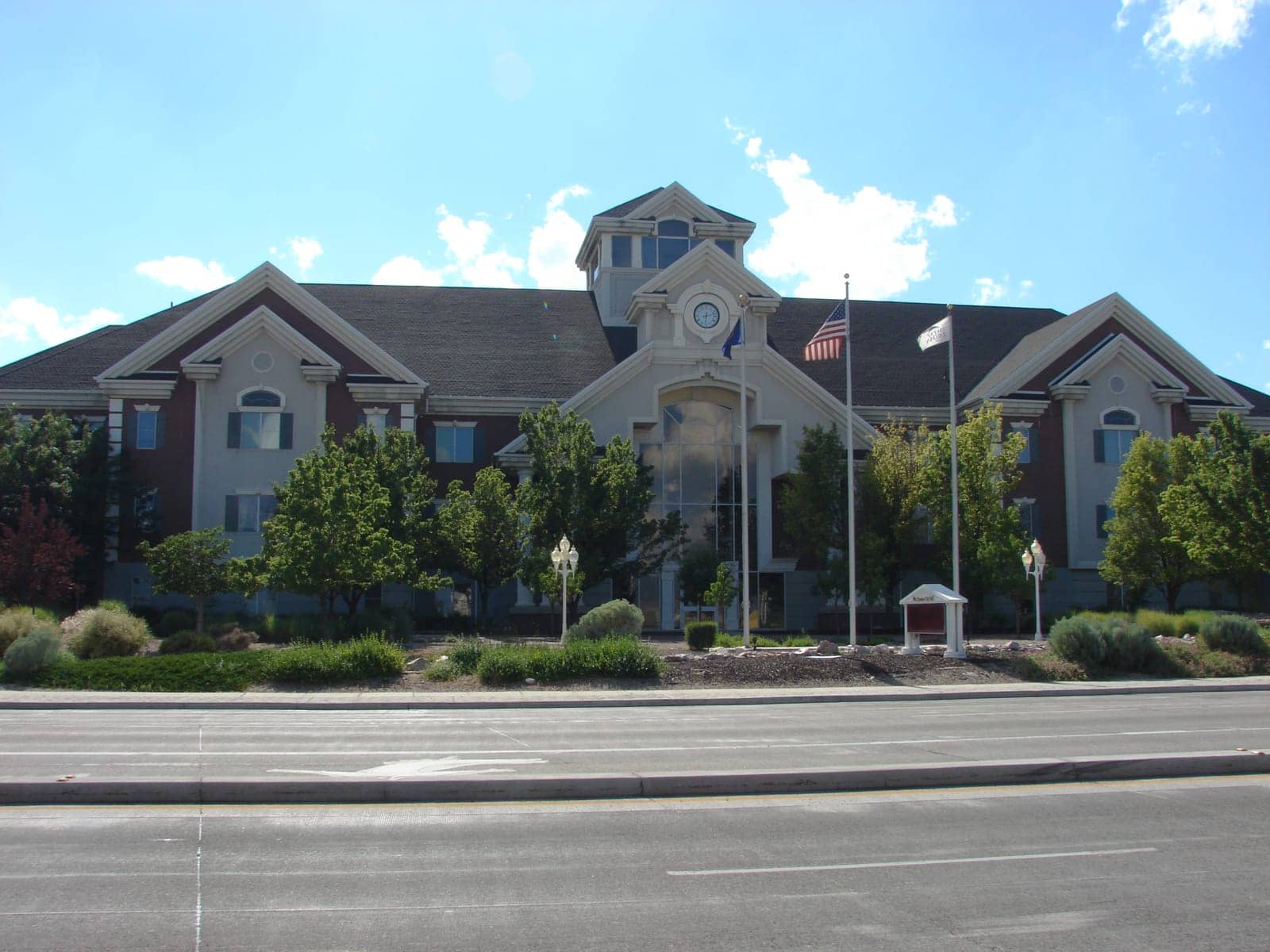 Hotels that allow 18-21 year olds in West Jordan, Utah