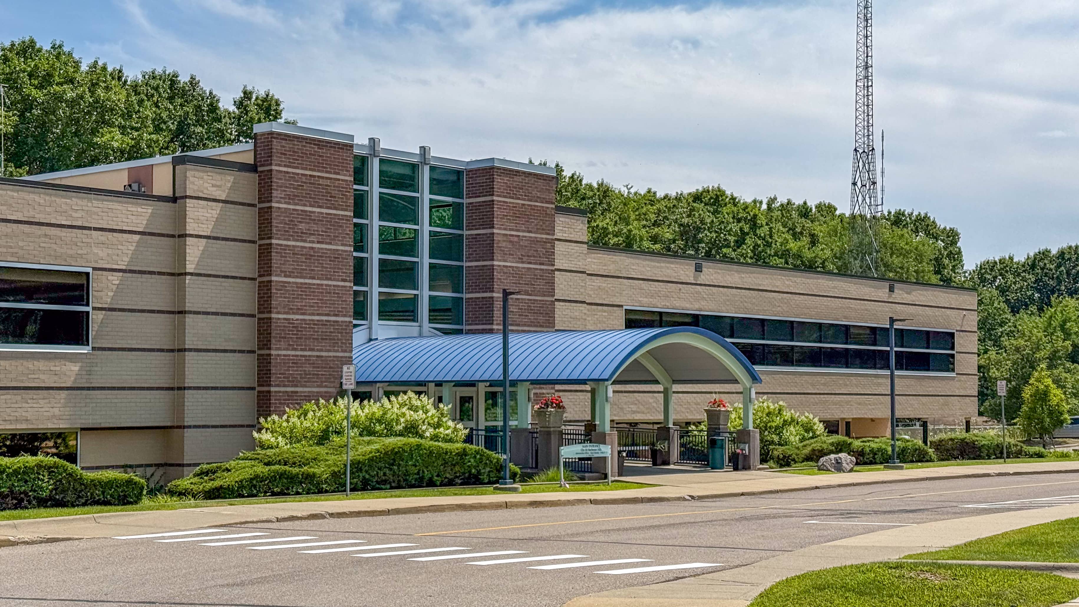Hotels that allow 18-21 year olds in Rochester Hills, Michigan
