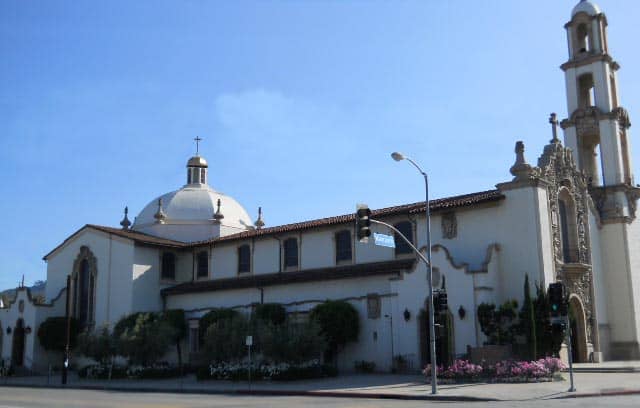 Hotels that allow 18-21 year olds in North Hollywood, California