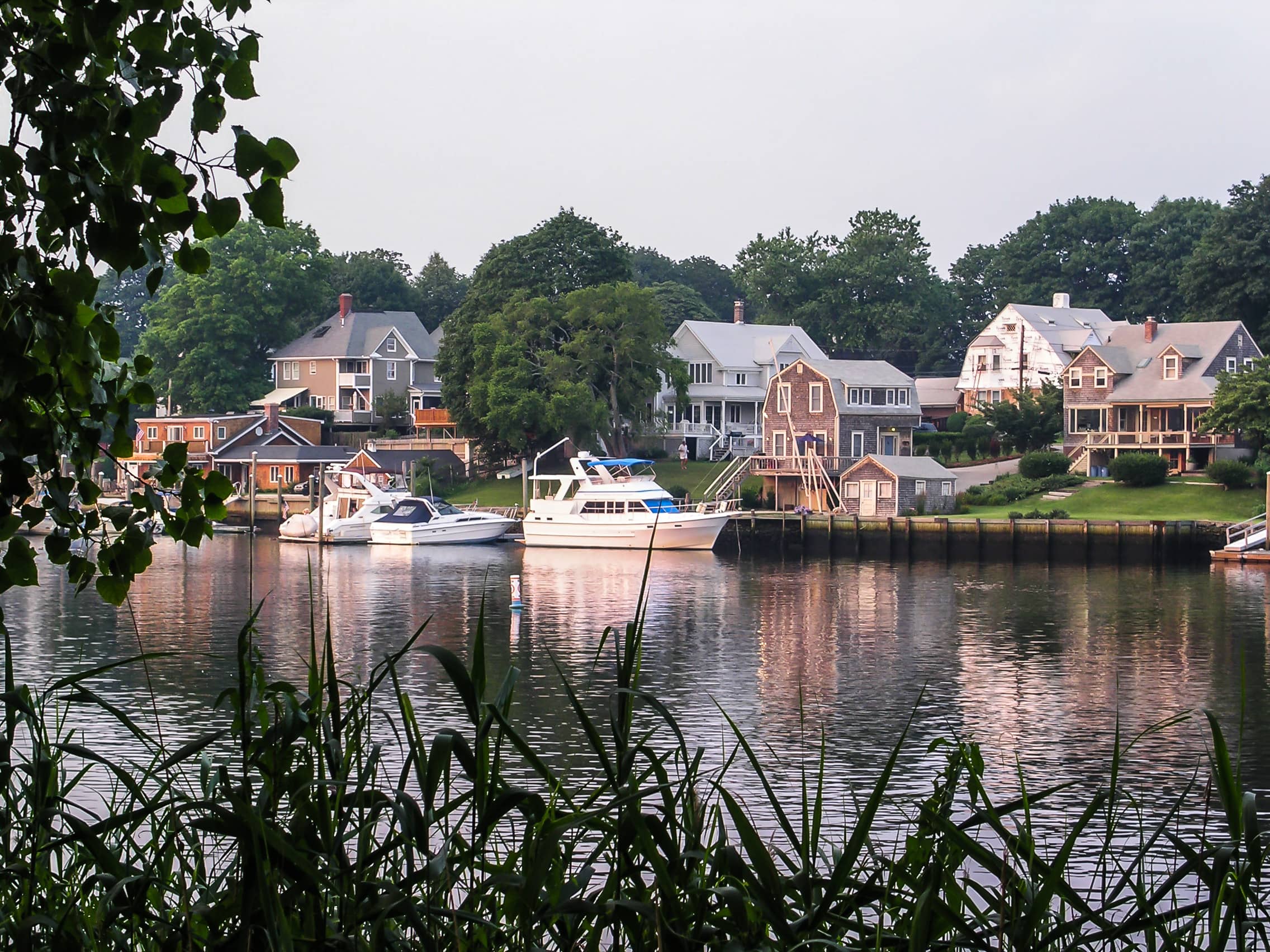 Hotels that allow 18-21 year olds in Warwick, Rhode Island