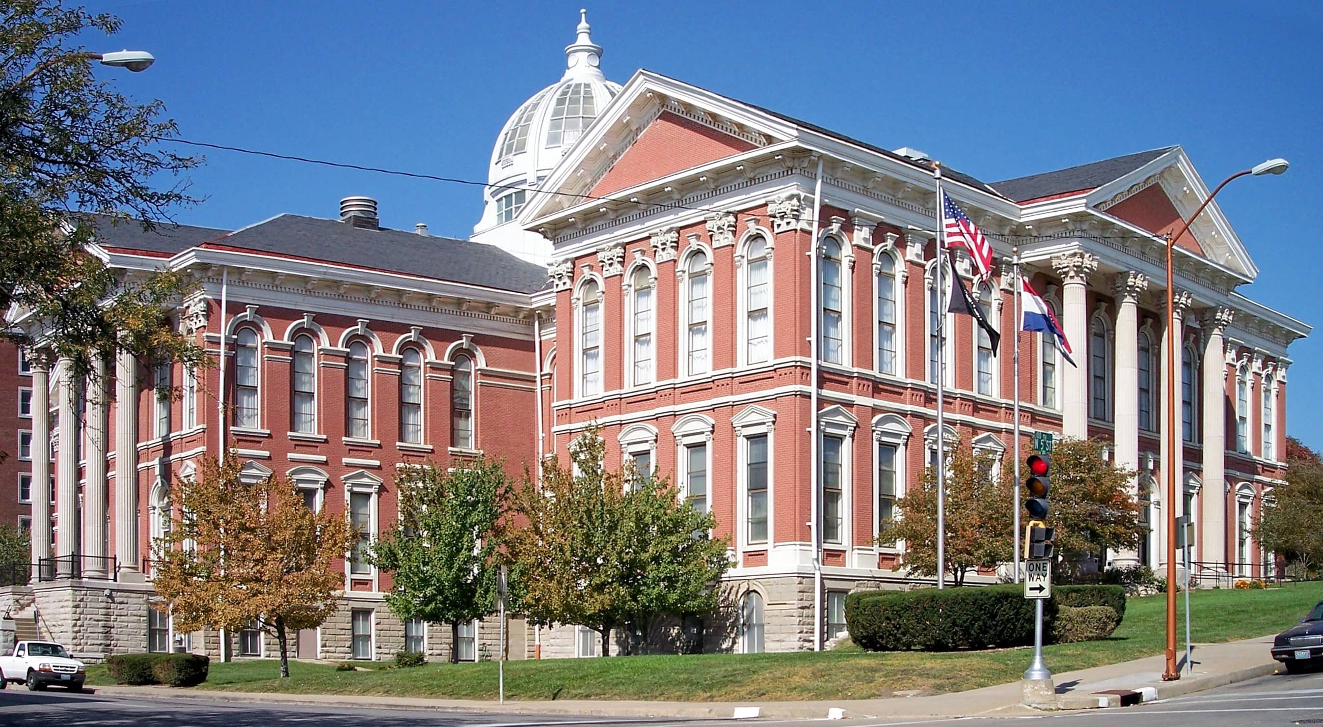 Hotels that allow 18-21 year olds in Saint Joseph, Missouri