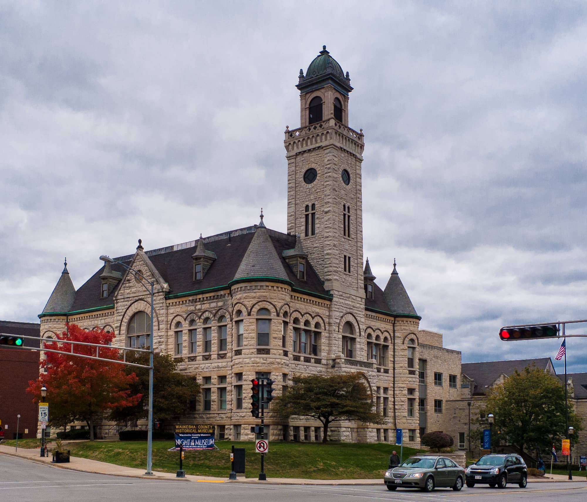 Hotels that allow 18-21 year olds in Waukesha, Wisconsin